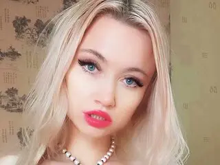 Webcam shows AlinaHopkins