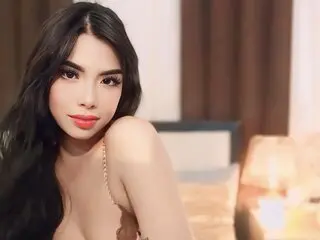 Jasmine shows EliseHamilthon